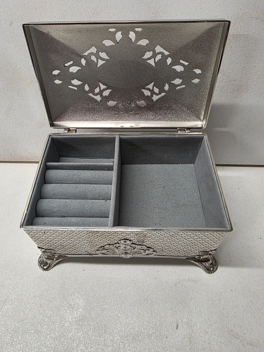 Things Remembered Butterfly Rhinestone Musical Jewelry Box Unforgettable Rose